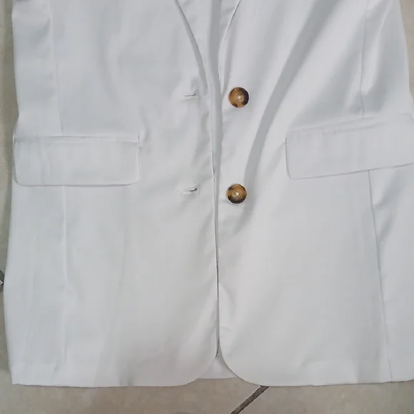 LIKE AN ANGEL Womens White Double Button Sleeveless Blazer Jacket NWT - Picture 2 of 3